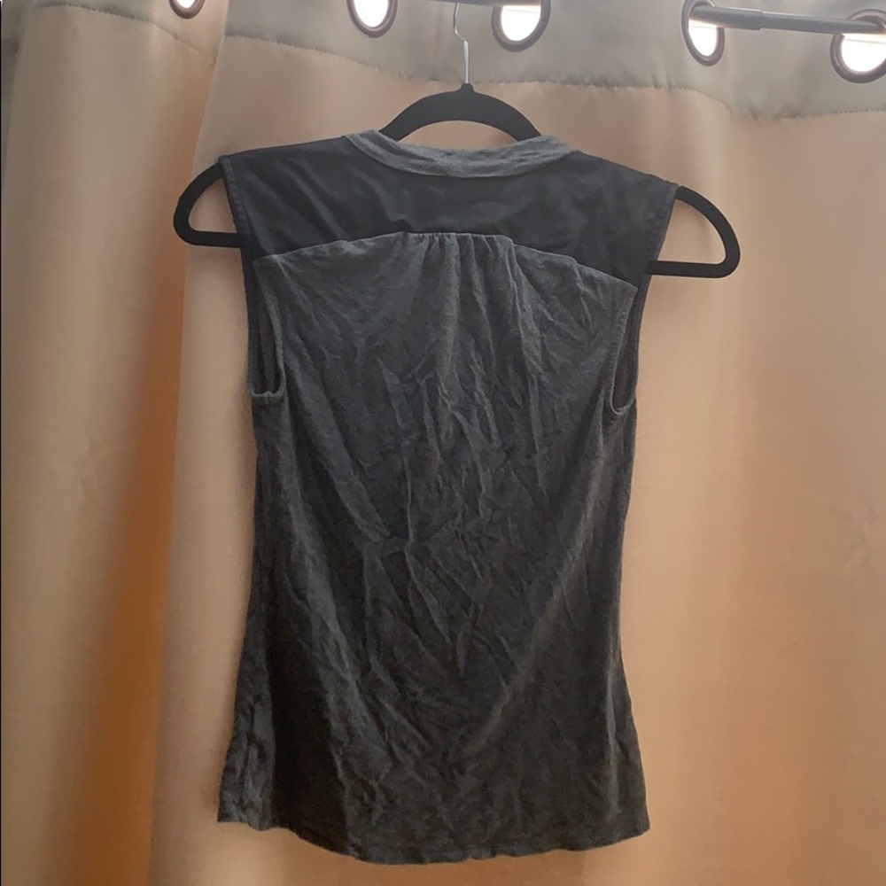 Blouse - Picture 2 of 3